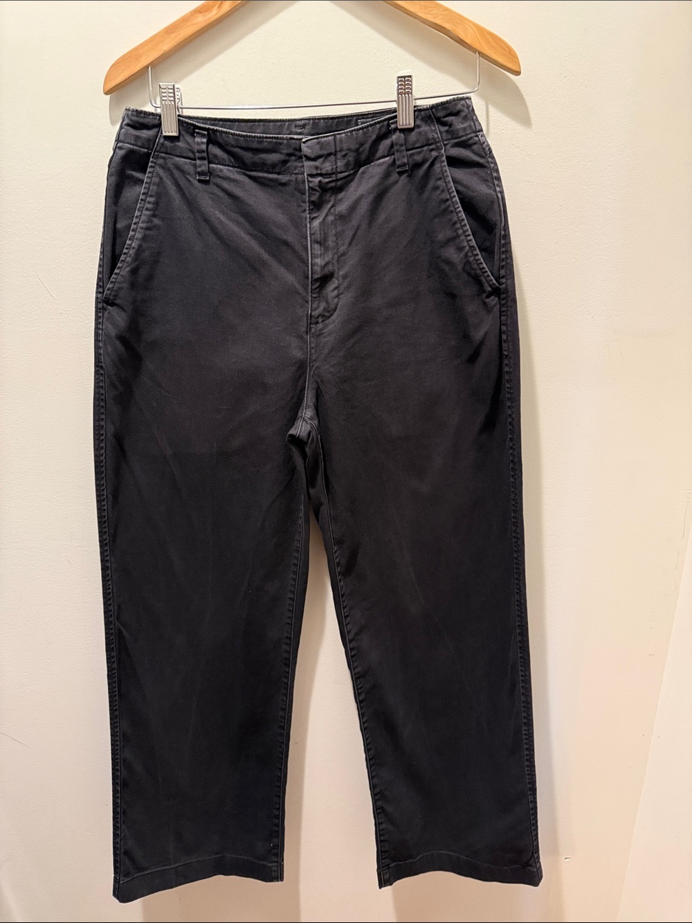 GAP loose fit black khaki in size 6